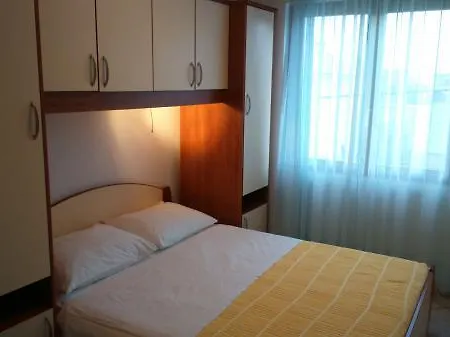 Petra Apartment *